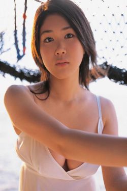 白絲襪撓腳心